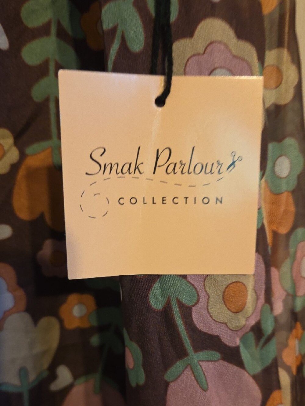 Smak Parlour Unique Vintage Retro Floral Shift Dress with Pink Collar - Picture 3 of 7